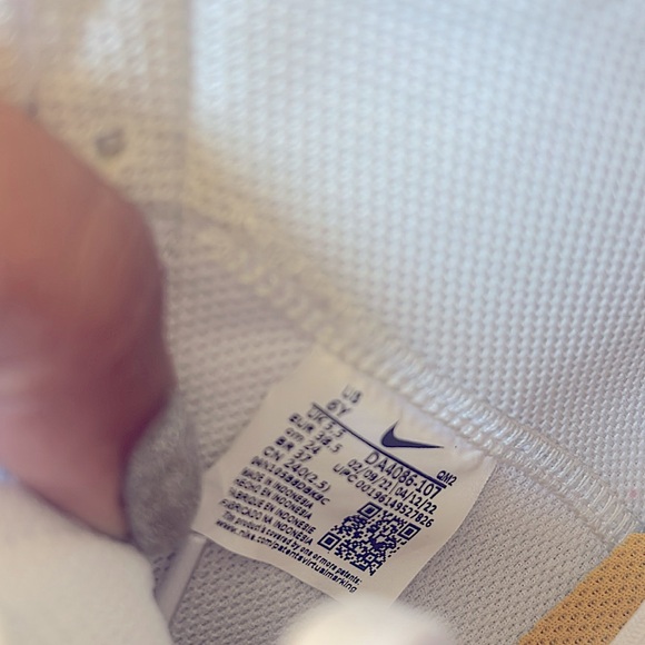 Nike Blazer Mid ‘77 (GS) big kids size 6Y - (cm= 24) women’s sizing in photos - Picture 12 of 12